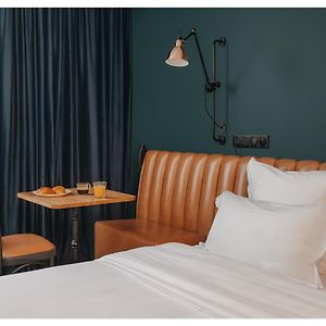Standard Zimmer mit Kingsize-Bett